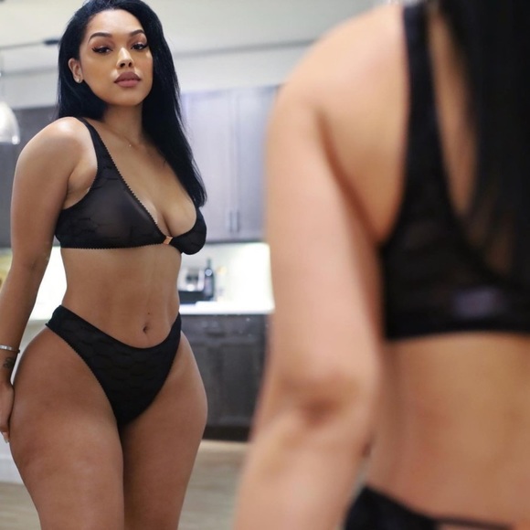 Savage X Fenty Black Caviar Flocked Logo Bralette - Picture 5 of 11